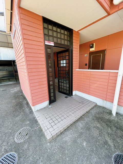 コーポ川上のエントランス