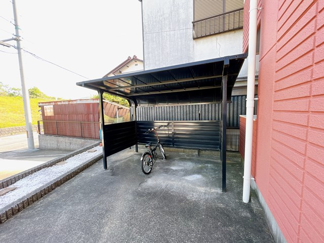 コーポ川上の駐車場