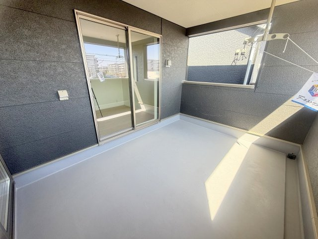 三郷市早稲田6丁目　新築戸建　全4棟　2号棟のバルコニー|南東向きバルコニーにて日当たり良好