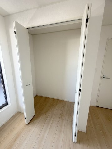 三郷市早稲田6丁目　新築戸建　全4棟　2号棟の収納|衣類の収納に便利なクローゼット