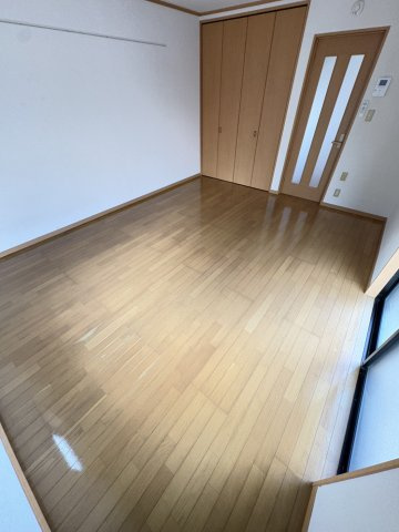 鶴沢コーポＣ号棟の洋室