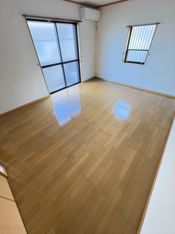 鶴沢コーポＣ号棟の洋室