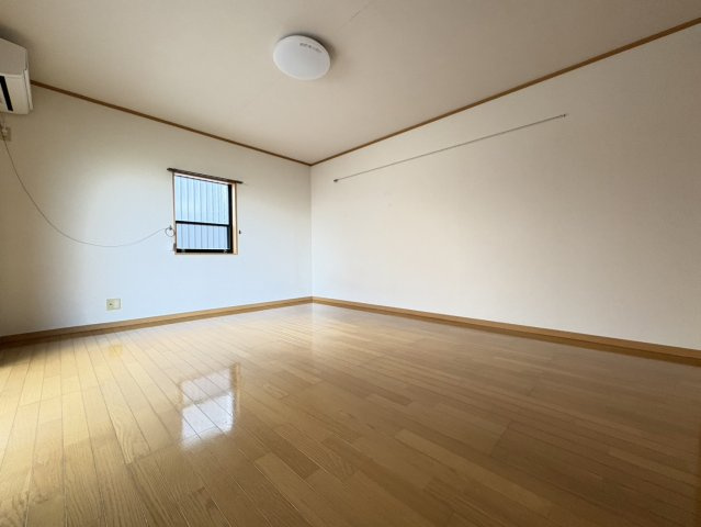 鶴沢コーポＣ号棟の居間・リビング