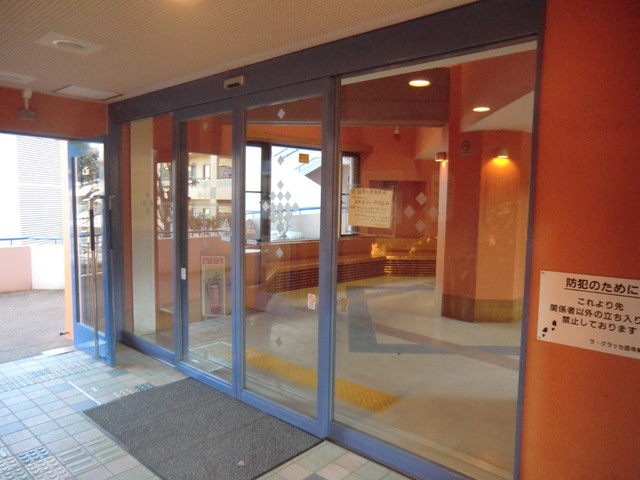 ラ・クラッセ西寺尾のエントランス