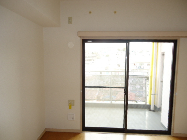 ラ・クラッセ西寺尾の洋室