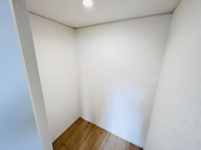 三郷市早稲田６丁目新築戸建【前間小学校：9分】の収納|7.2帖寝室・ウォークインクローゼット