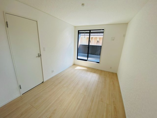 【1号棟】富里市七栄　第34　全７棟の洋室