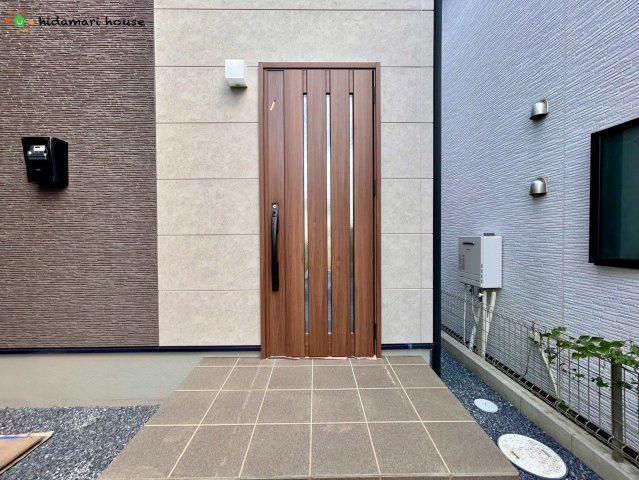 伊奈町寿　新築戸建　タマタウン02の玄関