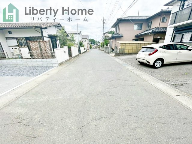 水戸市河和田２期　新築戸建　の前面道路含む現地写真