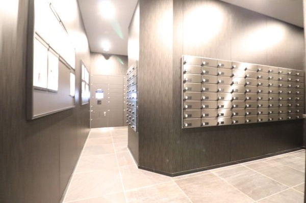 【その他共用部分】 | 【メールボックス】シルバーとブラックのコントラストが映えます！