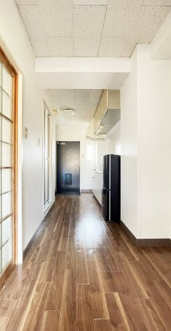 伊勢ハイツⅢの居間・リビング