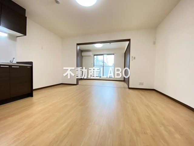 プレジール帝塚山の居間・リビング