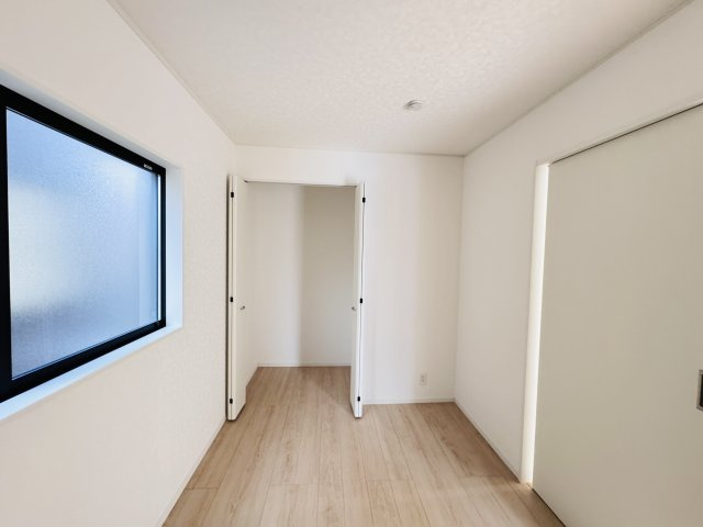三郷市早稲田６丁目新築戸建【前間小学校：9分】の収納|1F5帖洋室収納