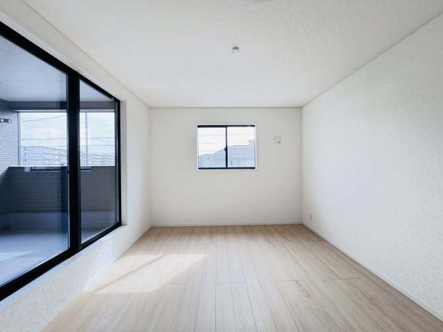三郷市早稲田６丁目新築戸建【前間小学校：9分】の寝室|7.5帖寝室