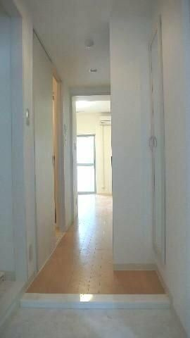 グランディール浅草の玄関