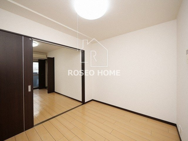 ジェルメの洋室|同マンション別部屋：参考写真