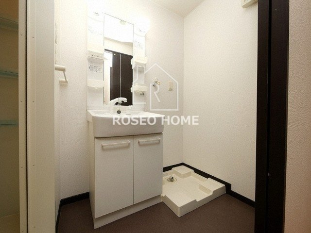 ジェルメの洗面所|同マンション別部屋：参考写真