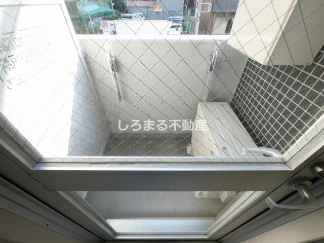 ドュ シンビオス桜川のバルコニー