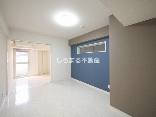 ドュ シンビオス桜川の居間・リビング