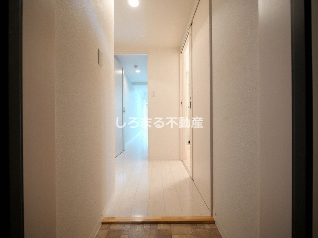 ドュ シンビオス桜川の玄関