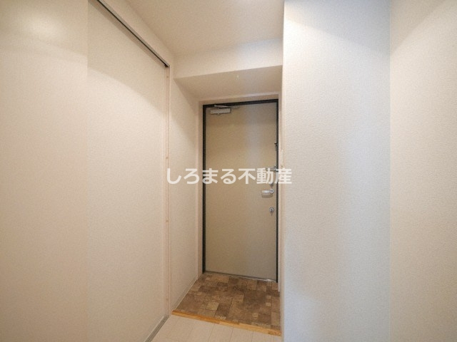 ドュ シンビオス桜川の玄関