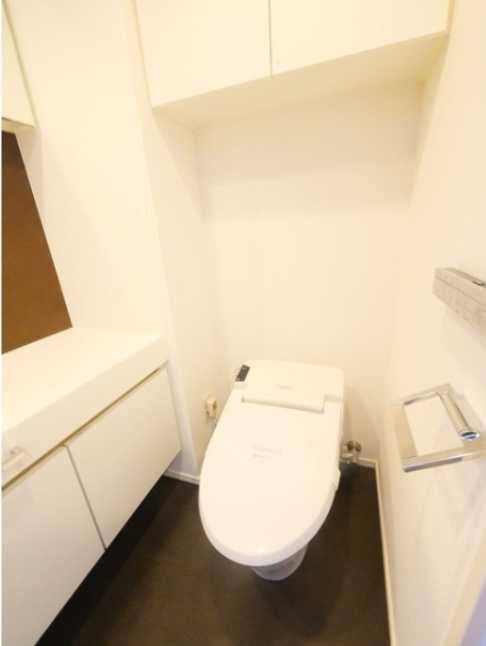 パークフラッツ中目黒　ペット相談　目黒川沿い　トランクルームのトイレ