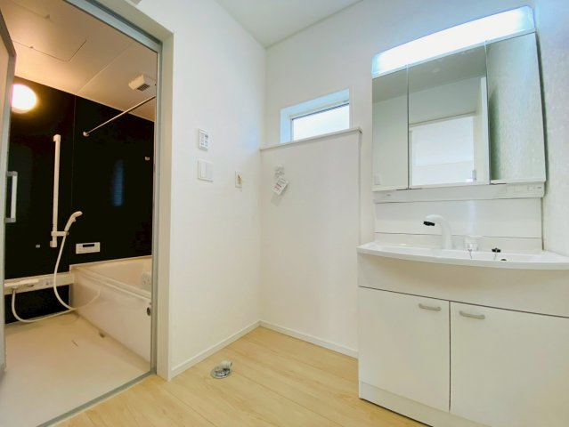 【5号棟】富里市七栄　第34　全７棟の独立洗面台