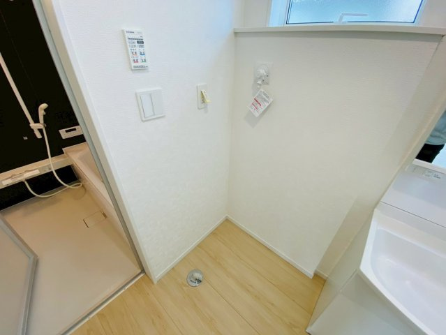 【5号棟】富里市七栄　第34　全７棟のランドリースペース