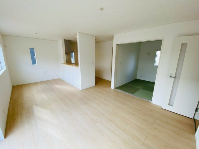 【5号棟】富里市七栄　第34　全７棟の居間・リビング