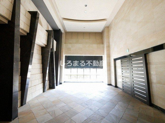 S-RESIDENCE難波EASTのロビー