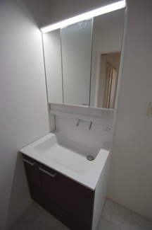 【内観：施工例】 | 【仲介手数料無料！！】八王子市散田町4丁目　新築戸建て（全4棟）A号棟　4850万円 | 洗面化粧台