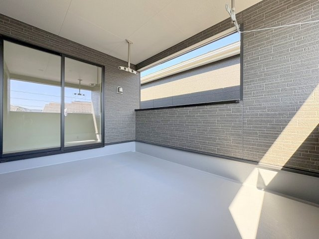 三郷市早稲田6丁目　新築戸建　全4棟　3号棟のバルコニー|インナーバルコニーなので多少の雨ならしのげます