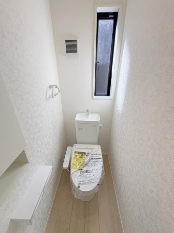 三郷市早稲田6丁目　新築戸建　全4棟　3号棟のトイレ|2階のトイレです