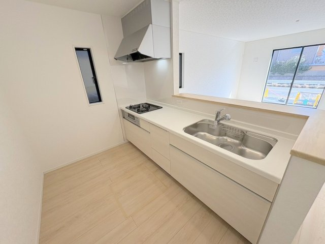 三郷市早稲田6丁目　新築戸建　全4棟　3号棟のキッチン|会話の弾む対面システムキッチンです