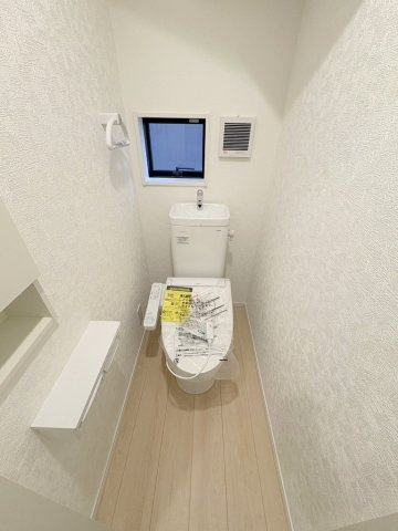 三郷市早稲田6丁目　新築戸建　全4棟　3号棟のトイレ|1階のトイレです
