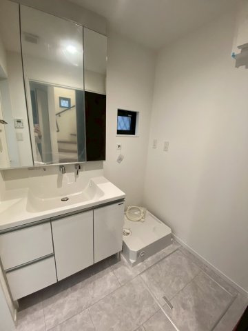 【独立洗面台】