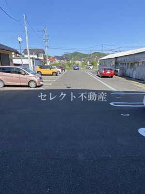 【洋室】 | ソレアードD-1 | 【ソレアードD-1】駐車場