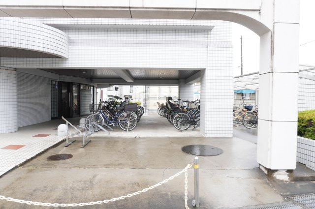 ヴィーヴル草加旭町の駐輪場
