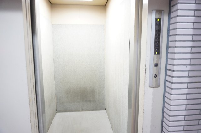 ヴィーヴル草加旭町のその他共用部分|エレベーター