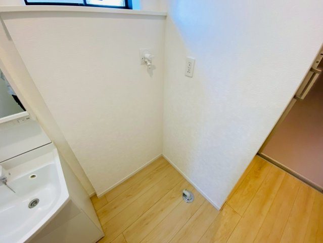 【2号棟】富里市七栄　第34　全７棟のランドリースペース