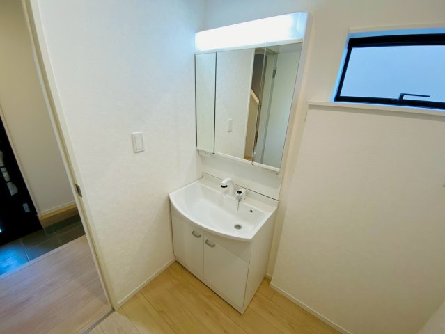 【2号棟】富里市七栄　第34　全７棟の独立洗面台