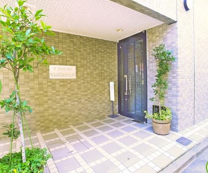 ザ・ヴィラオン千駄木スクエアのエントランス