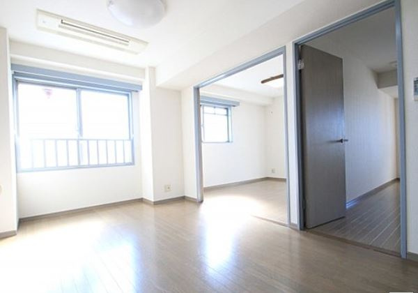 ザ・ヴィラオン千駄木スクエアの居間・リビング