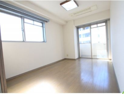 ザ・ヴィラオン千駄木スクエアの洋室