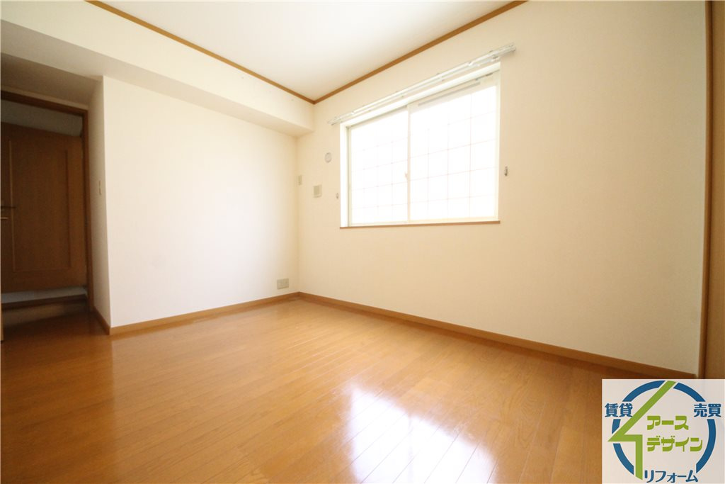 ハイツラフレシールの洋室