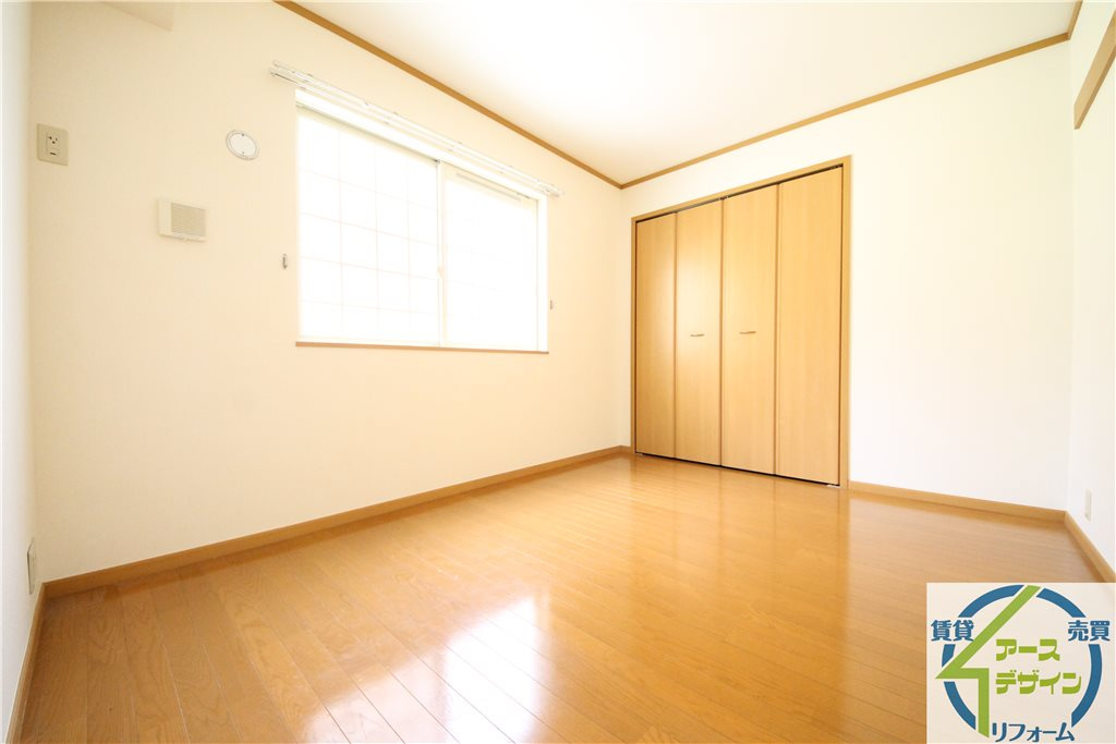 ハイツラフレシールの洋室