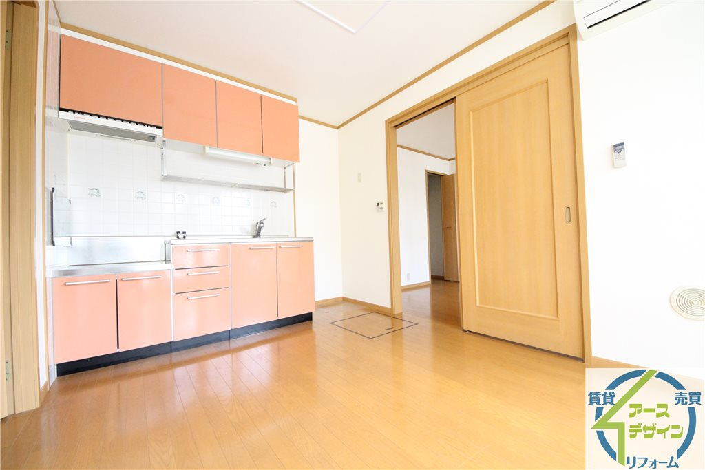 ハイツラフレシールの居間・リビング