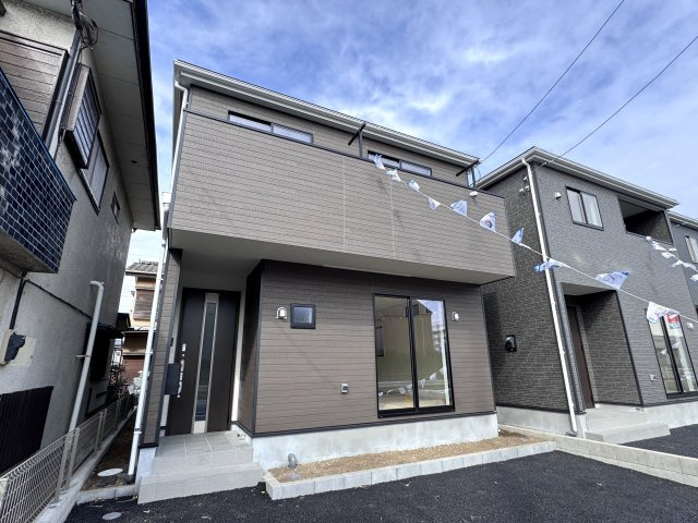 三郷市早稲田６丁目新築戸建【前間小学校：9分】の外観|4号棟外観・完成済み内覧可能です！
