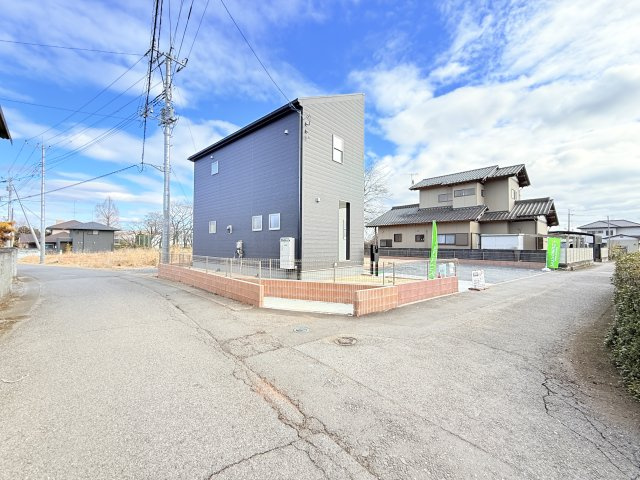 笠間市岩間駅西第3　新築戸建の前面道路含む現地写真|実際に現地で周辺環境や街並み、近隣のスーパーや通学路の安全性、病院、公園・・・など生活のイメージをご確認ください！