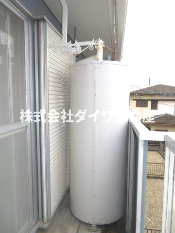 パークハウス竜美の設備|電気温水器（2023年撮影）